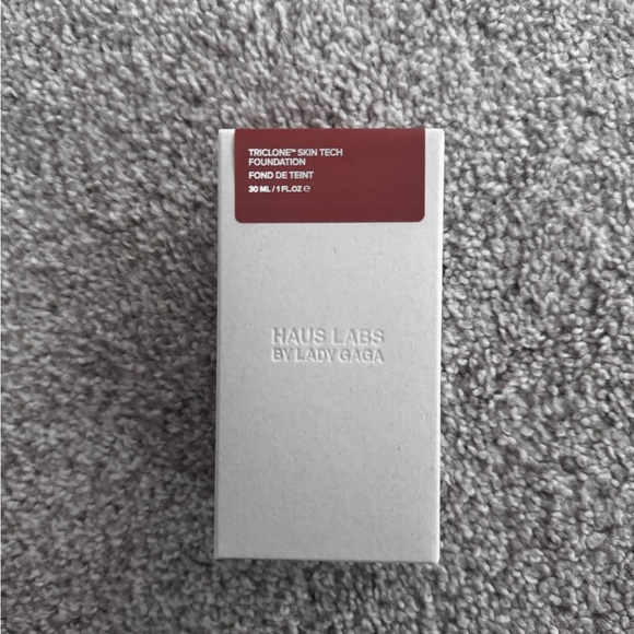 Haus Labs Triclone Foundation (400 Medium Deep Warm) - Picture 3 of 5